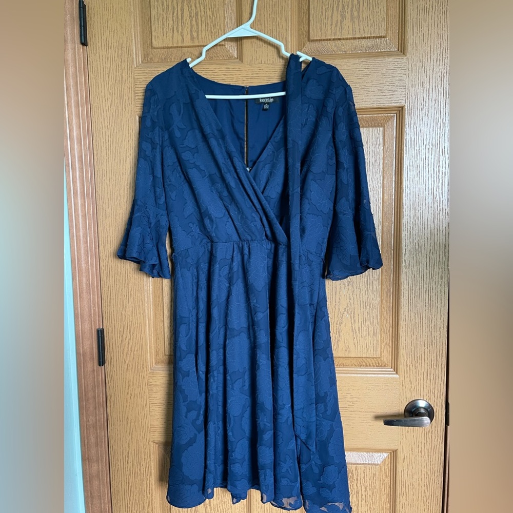 Kenzie Navy Blue Floral Dress. Size 12